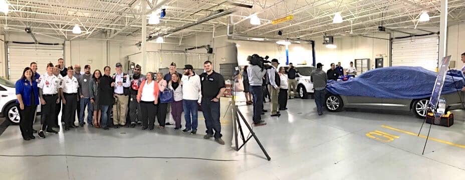 veterans-day-group-car-unveiling